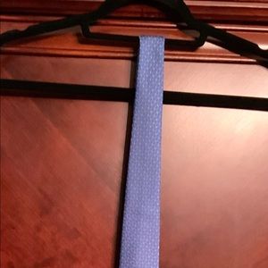 SALVATORE FERRAGAMO SILK BLUE GEOMETRIC PATTERN NECKTIE
